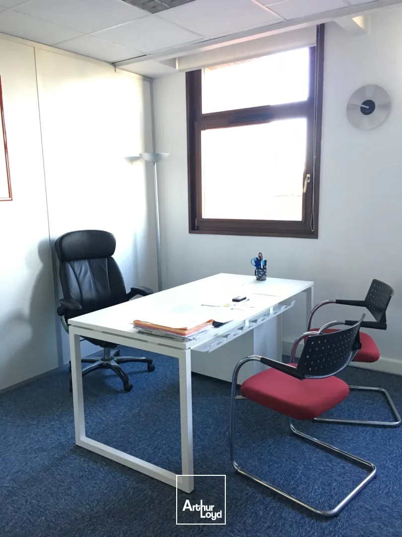 Bureaux à louer à Roubaix - Lumineux, fibrés, avec parkings, en Zone Franche Urbaine (ZFU)