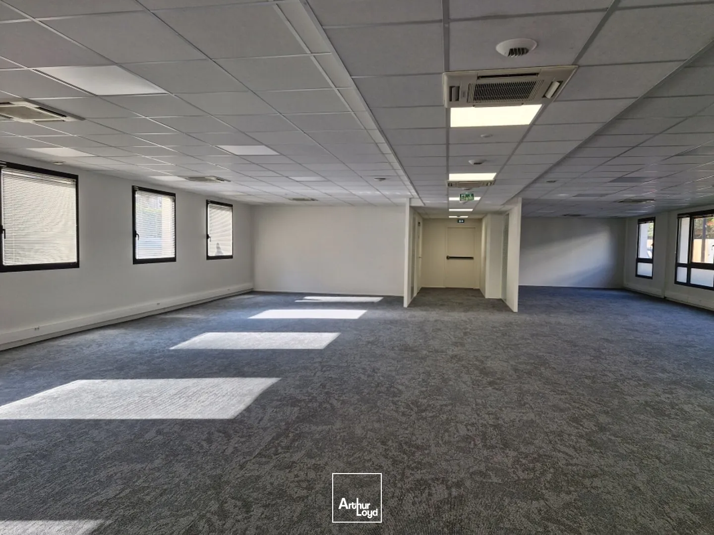 Plateaux de Bureaux à Louer Marcq en Baroeul - RDC ERP + Parkings