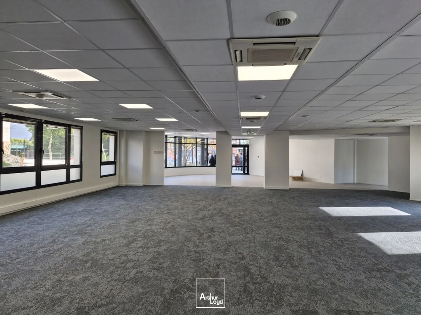 Plateaux de Bureaux à Louer Marcq en Baroeul - RDC ERP + Parkings