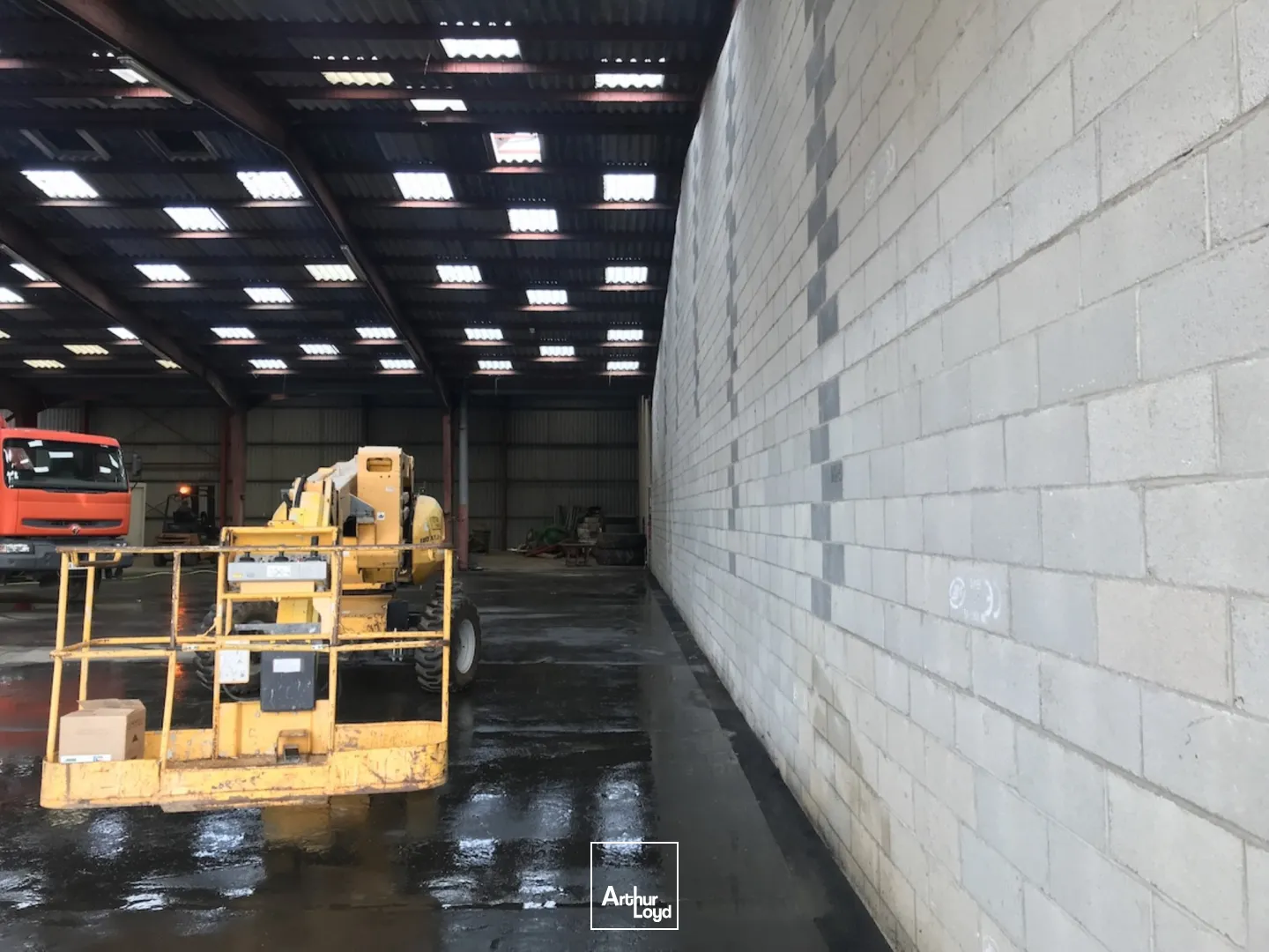 A Louer A vendre Entrepôt à Cambrai