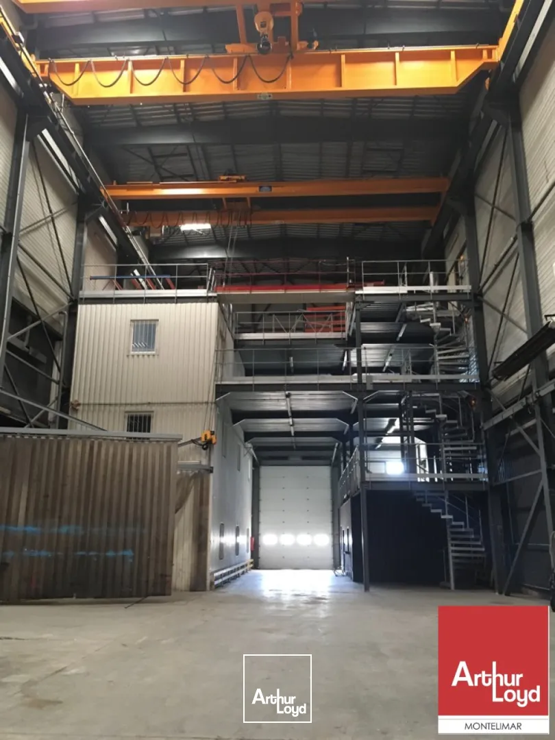 MONTELIMAR ZONE NORD - A LOUER BÂTIMENT INDUSTRIEL DE 605 M2 AVEC PONT ROULANT DE 40 TONNES
