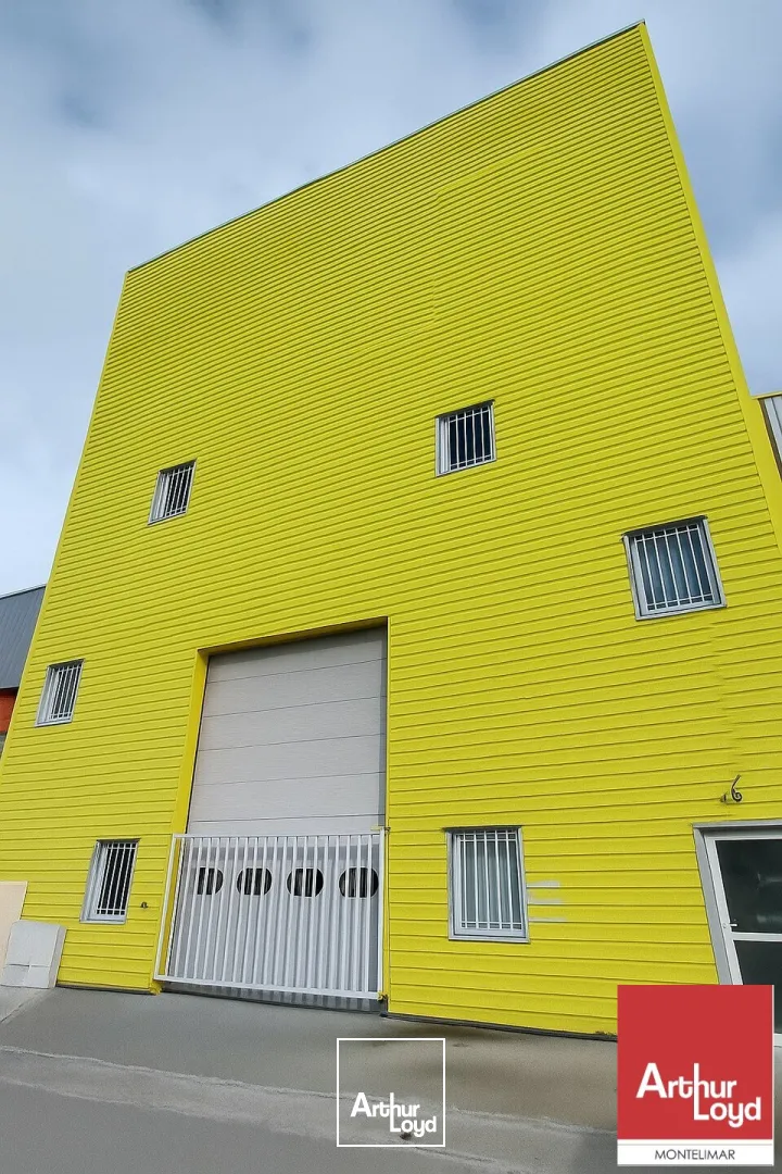 MONTELIMAR ZONE NORD - A LOUER BÂTIMENT INDUSTRIEL DE 605 M2 AVEC PONT ROULANT DE 40 TONNES