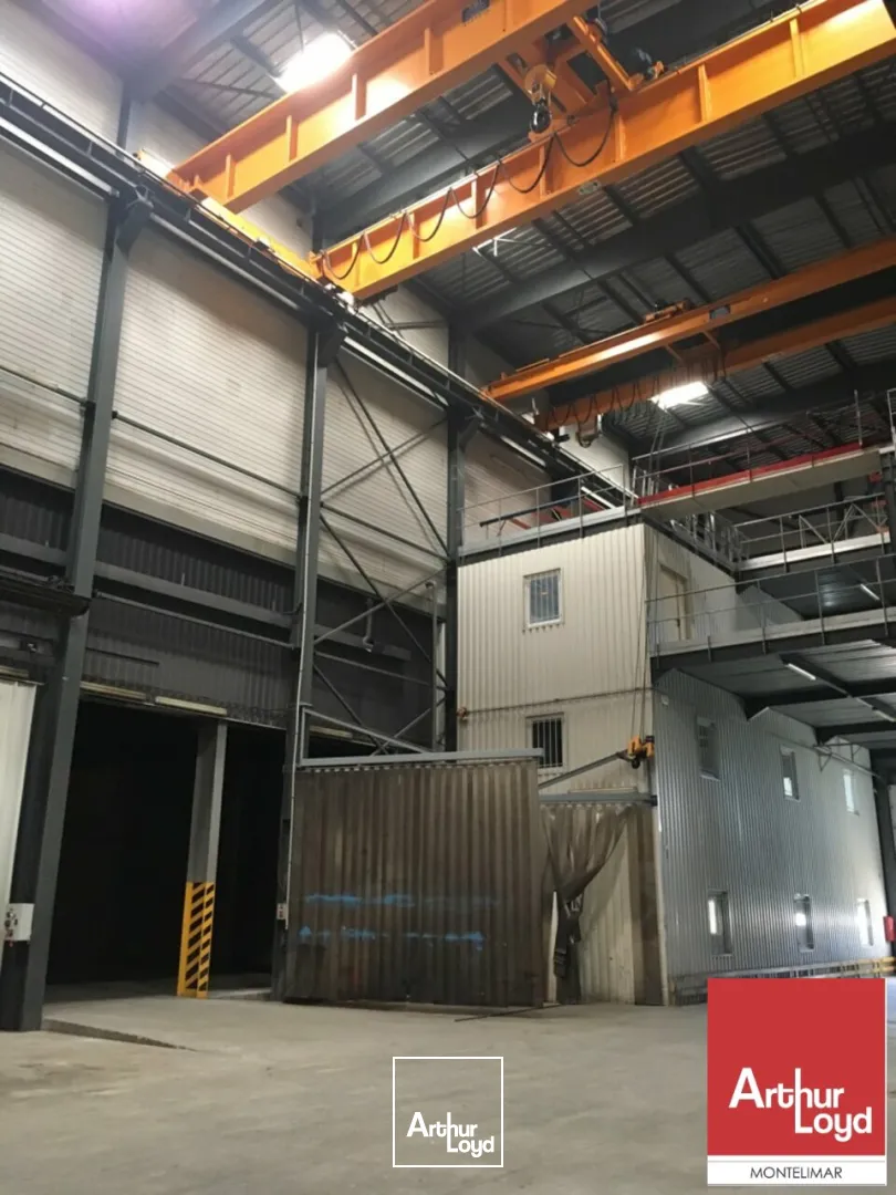MONTELIMAR ZONE NORD - A LOUER BÂTIMENT INDUSTRIEL DE 605 M2 AVEC PONT ROULANT DE 40 TONNES