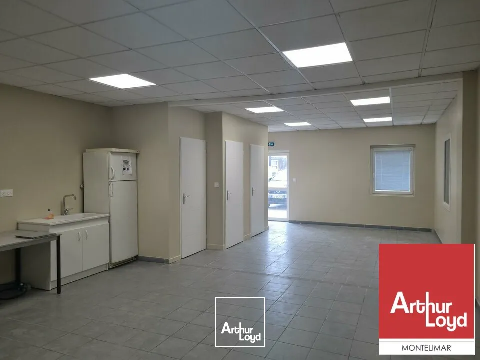 MONTELIMAR ZONE NORD - A LOUER BÂTIMENT INDUSTRIEL DE 605 M2 AVEC PONT ROULANT DE 40 TONNES