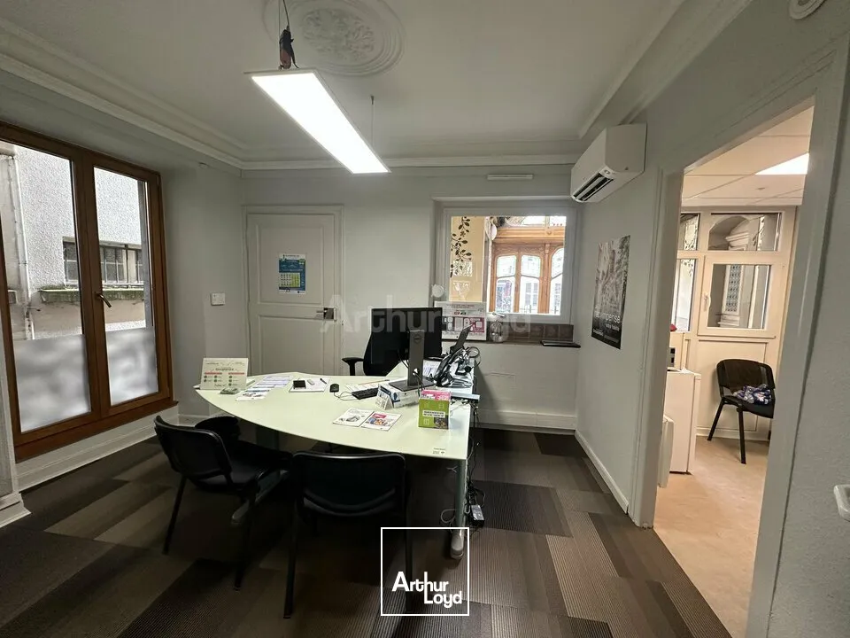 LOCAL D'ACTIVITE - ENTREPOT à VENDRE de 189 m²