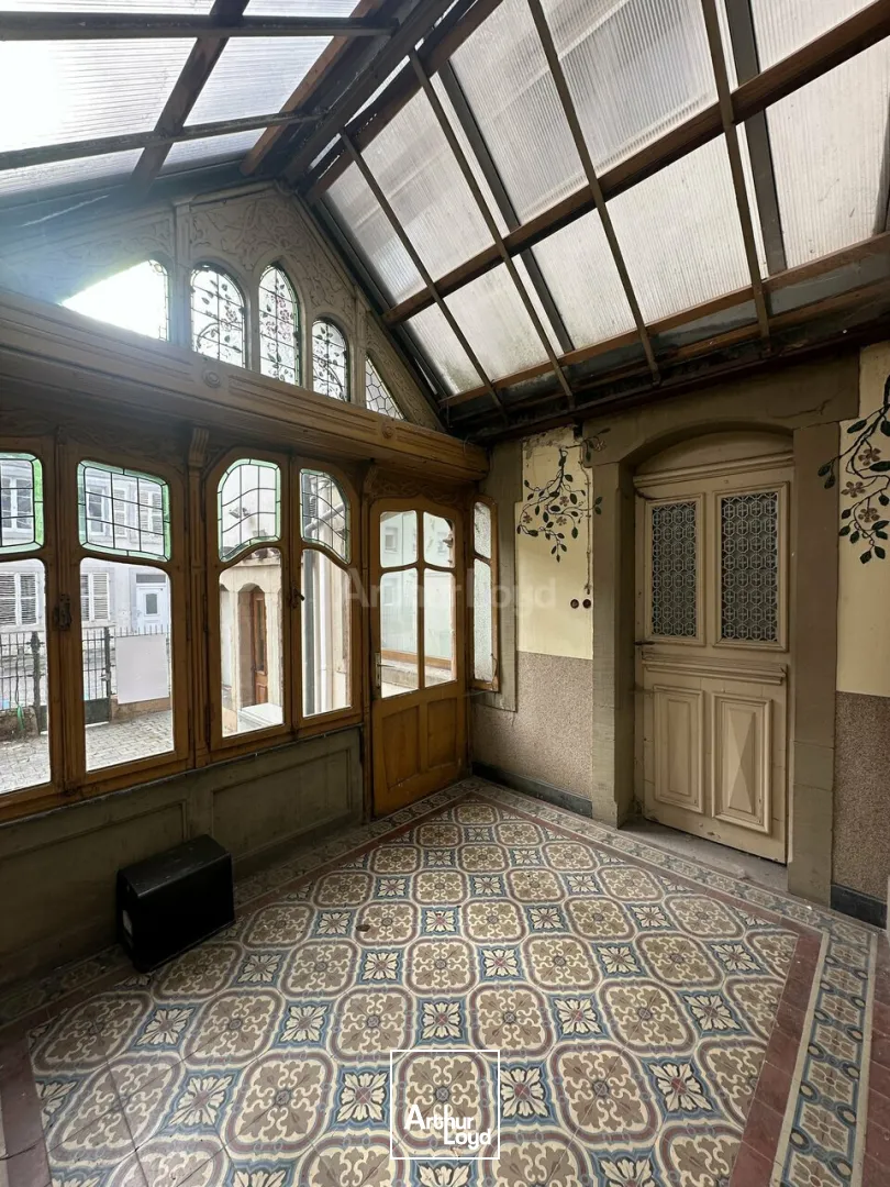 LOCAL D'ACTIVITE - ENTREPOT à VENDRE de 189 m²