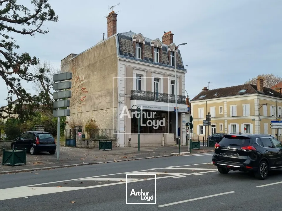 Local commercial de 177m² sur Axe principal !