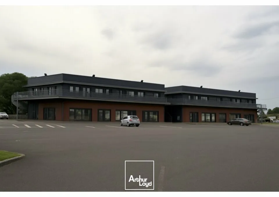 A LOUER BUREAU COMMERCIAL 90m2 AMENAGE CLIMATISE AVEC PARKING ET VISIBILITE