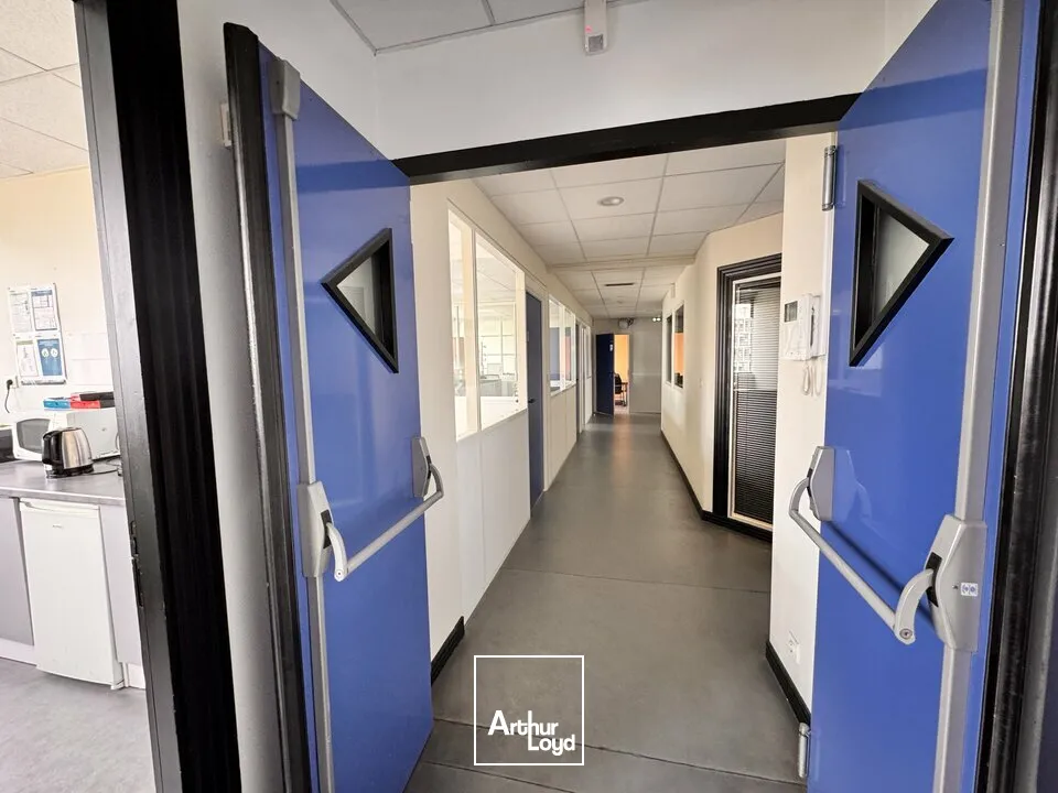 TOURS CENTRE QUARTIER GARE - A VENDRE BUREAUX 597 M² - 11 PARKINGS + INVESTISSEMENT