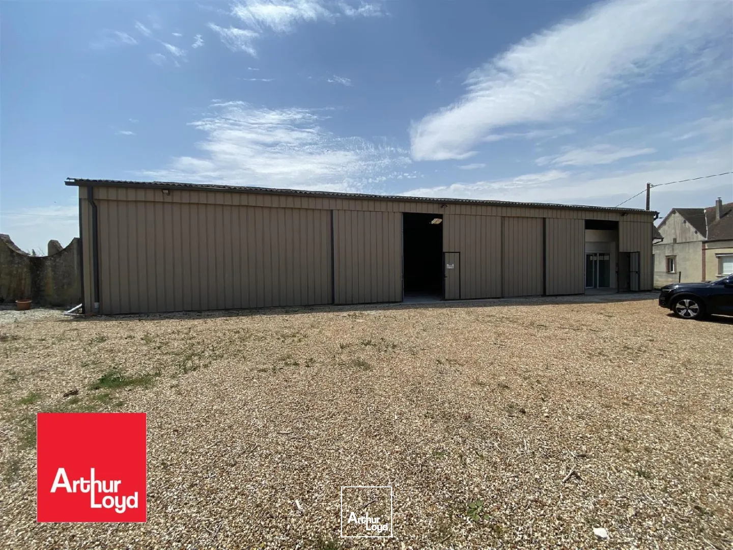 Local d'activité à vendre à Tremblay-les-Villages 28170