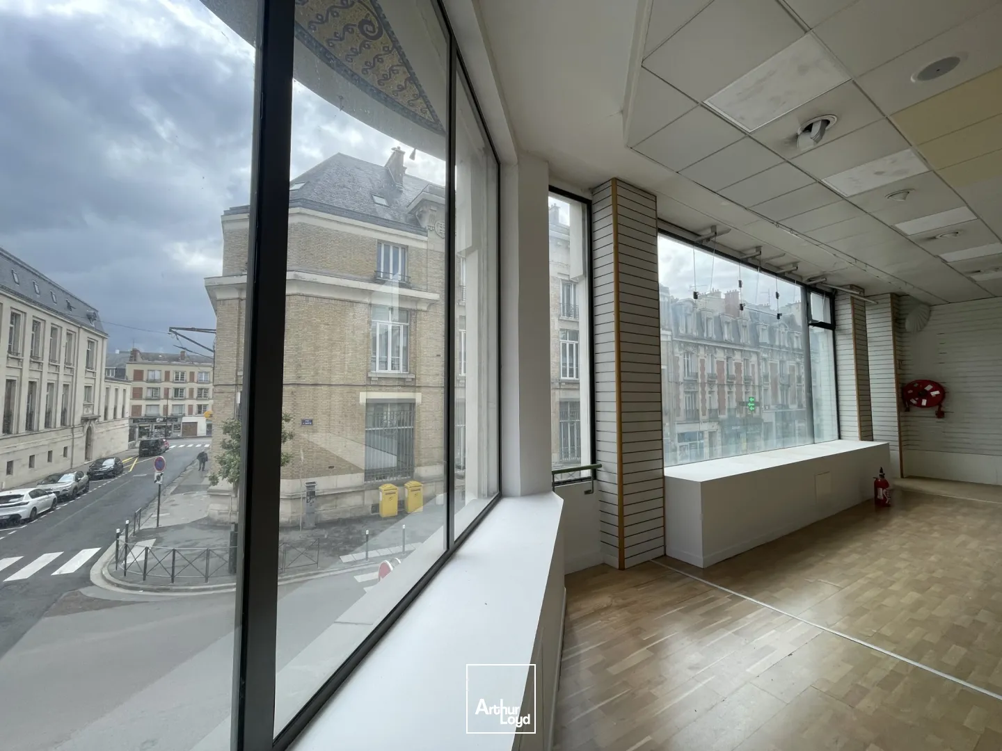 Plein coeur du centre-ville de Soissons, emplacement n° 1 - A LOUER - 1060 m2 environ