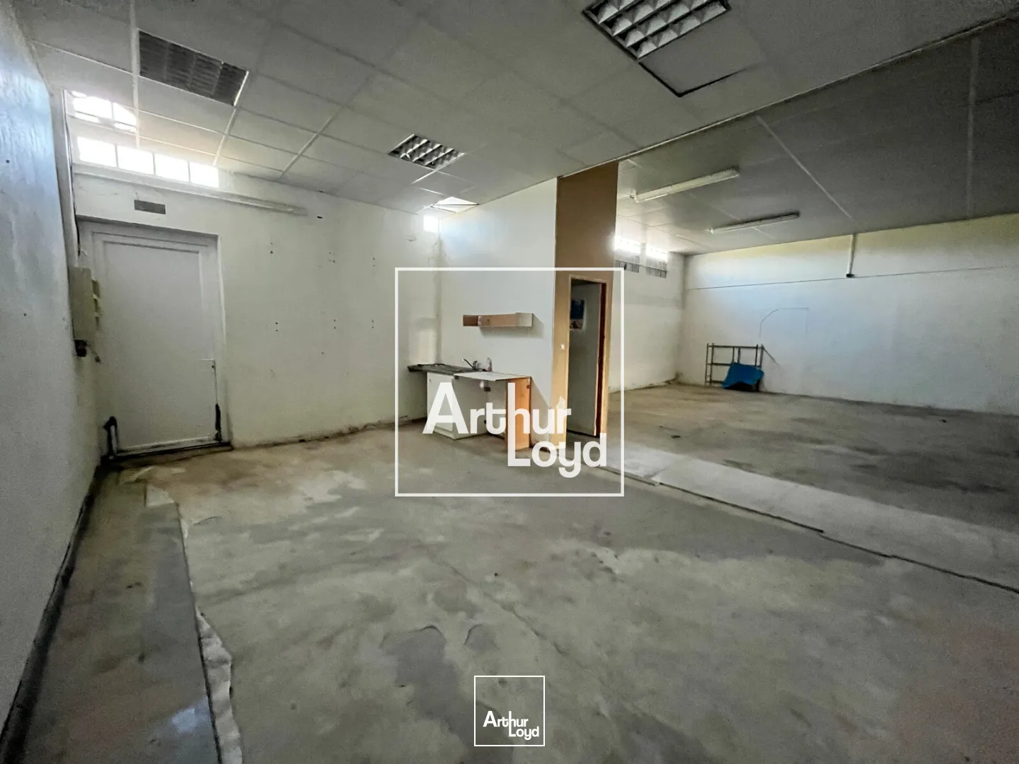 Local disponible en façade RN 113 - Forte visibilité - NIMES OUEST