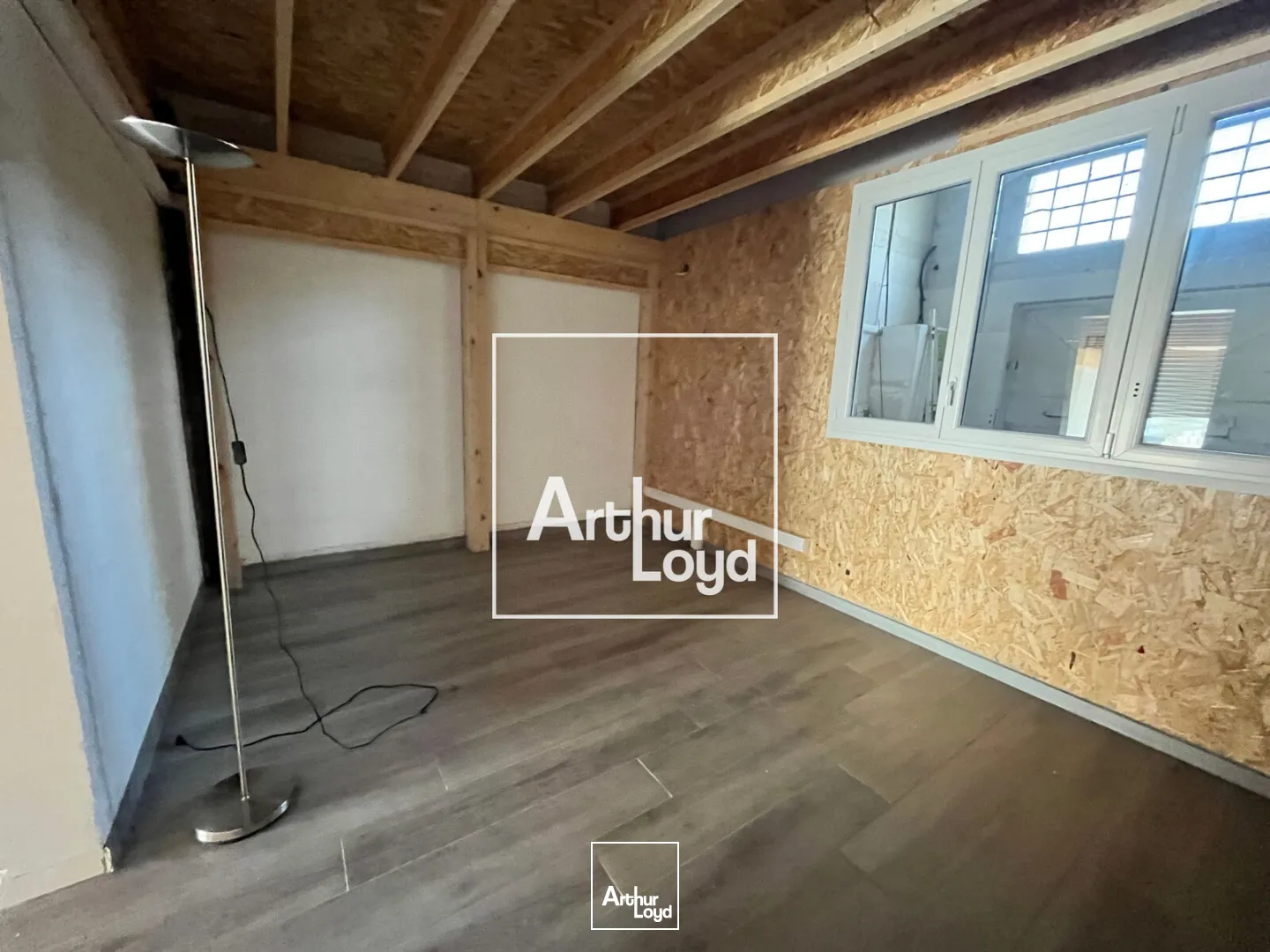 Local disponible en façade RN 113 - Forte visibilité - NIMES OUEST