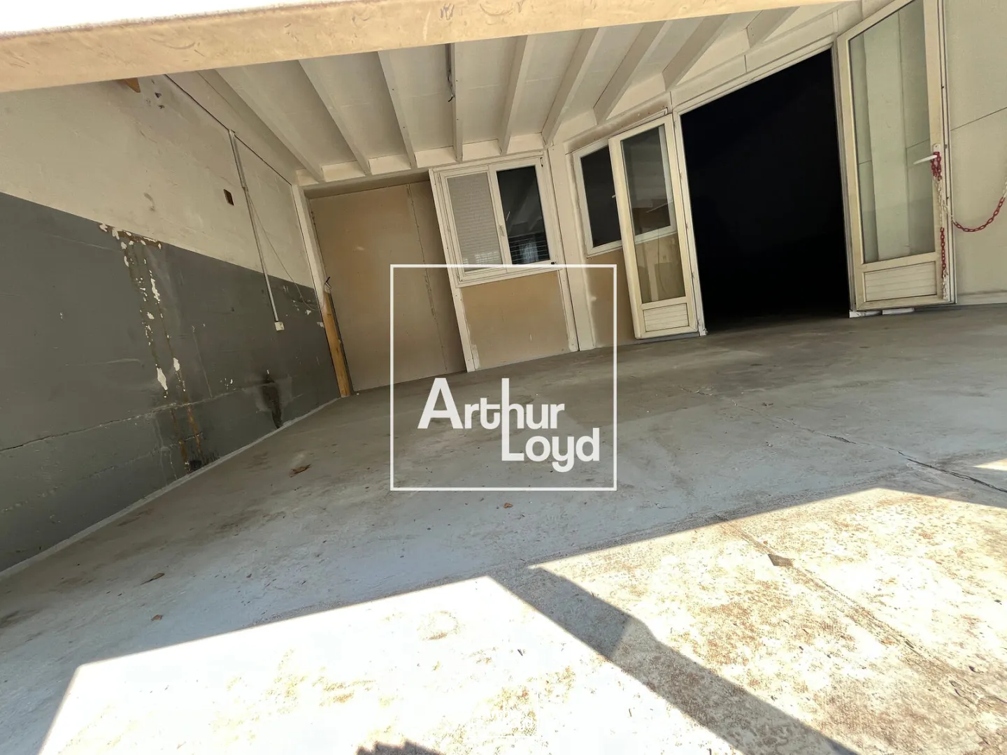 Local disponible en façade RN 113 - Forte visibilité - NIMES OUEST