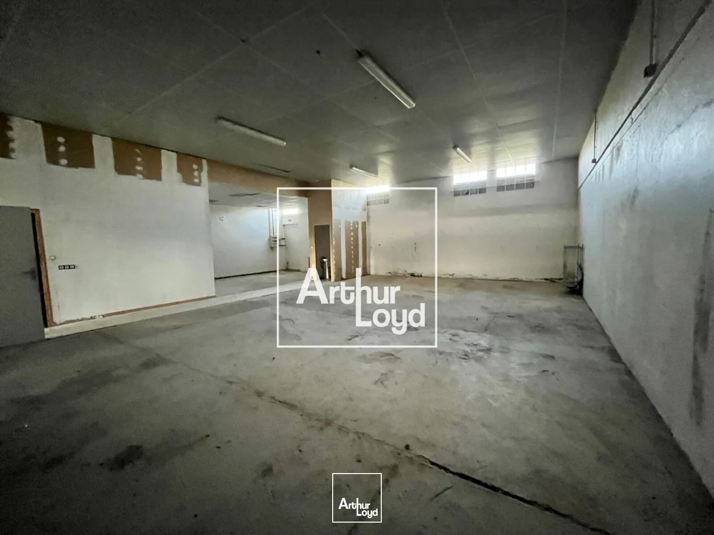 Local disponible en façade RN 113 - Forte visibilité - NIMES OUEST