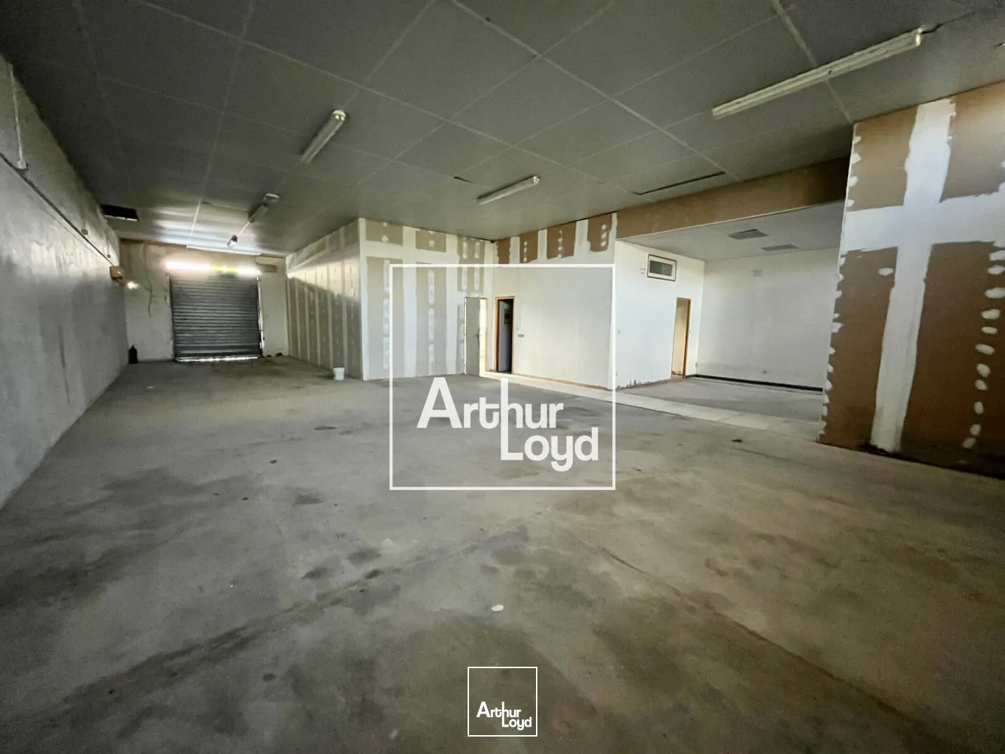 Local disponible en façade RN 113 - Forte visibilité - NIMES OUEST