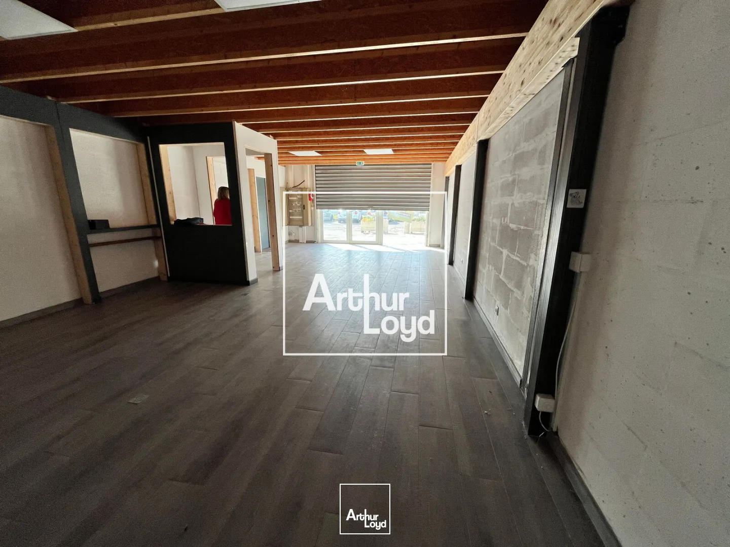 Local disponible en façade RN 113 - Forte visibilité - NIMES OUEST