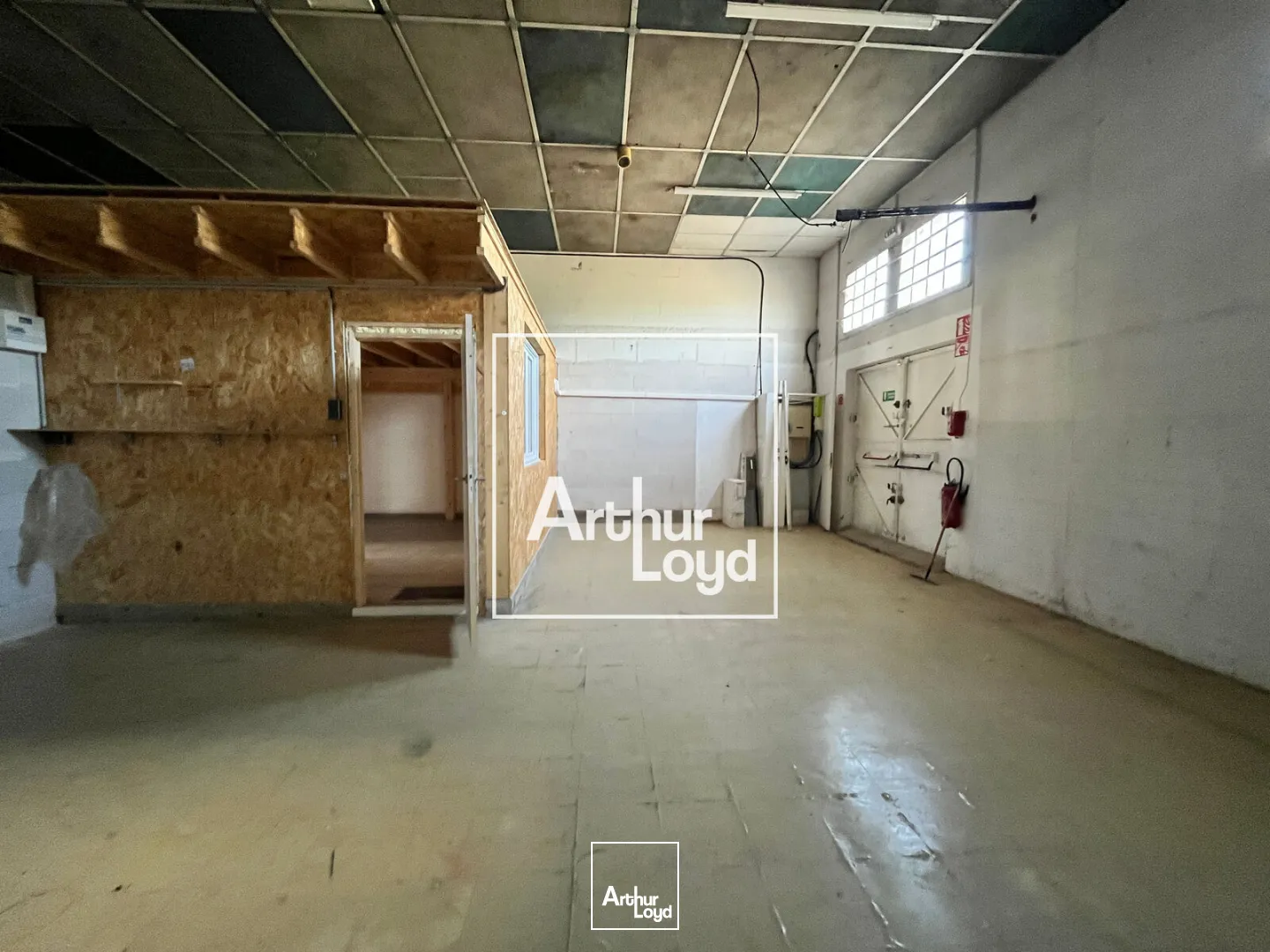 Local disponible en façade RN 113 - Forte visibilité - NIMES OUEST