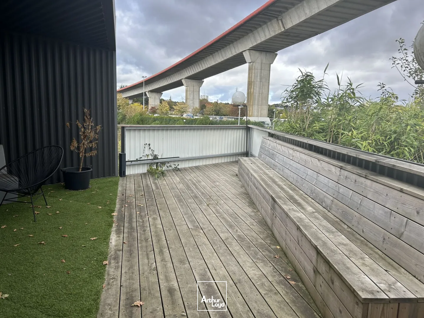 A Nantes, bâtiment d'activité à louer