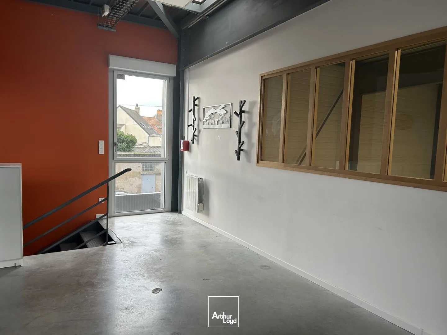 A Nantes, bâtiment d'activité à louer