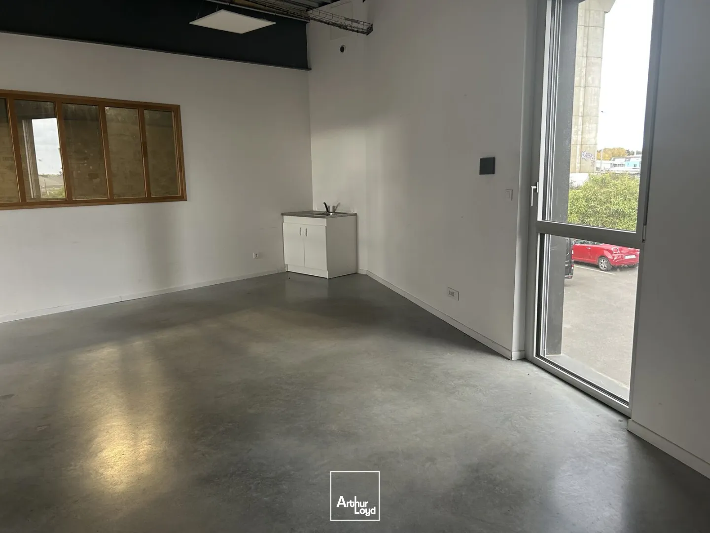 A Nantes, bâtiment d'activité à louer