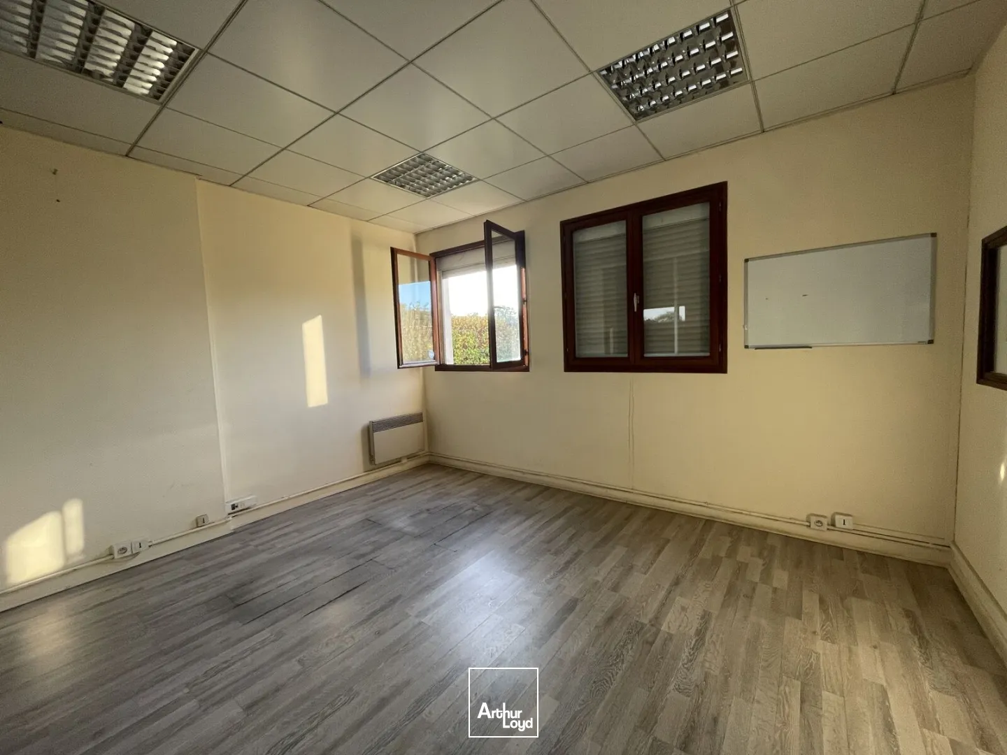 Entrepôts à louer à GRAVIGNY 27930