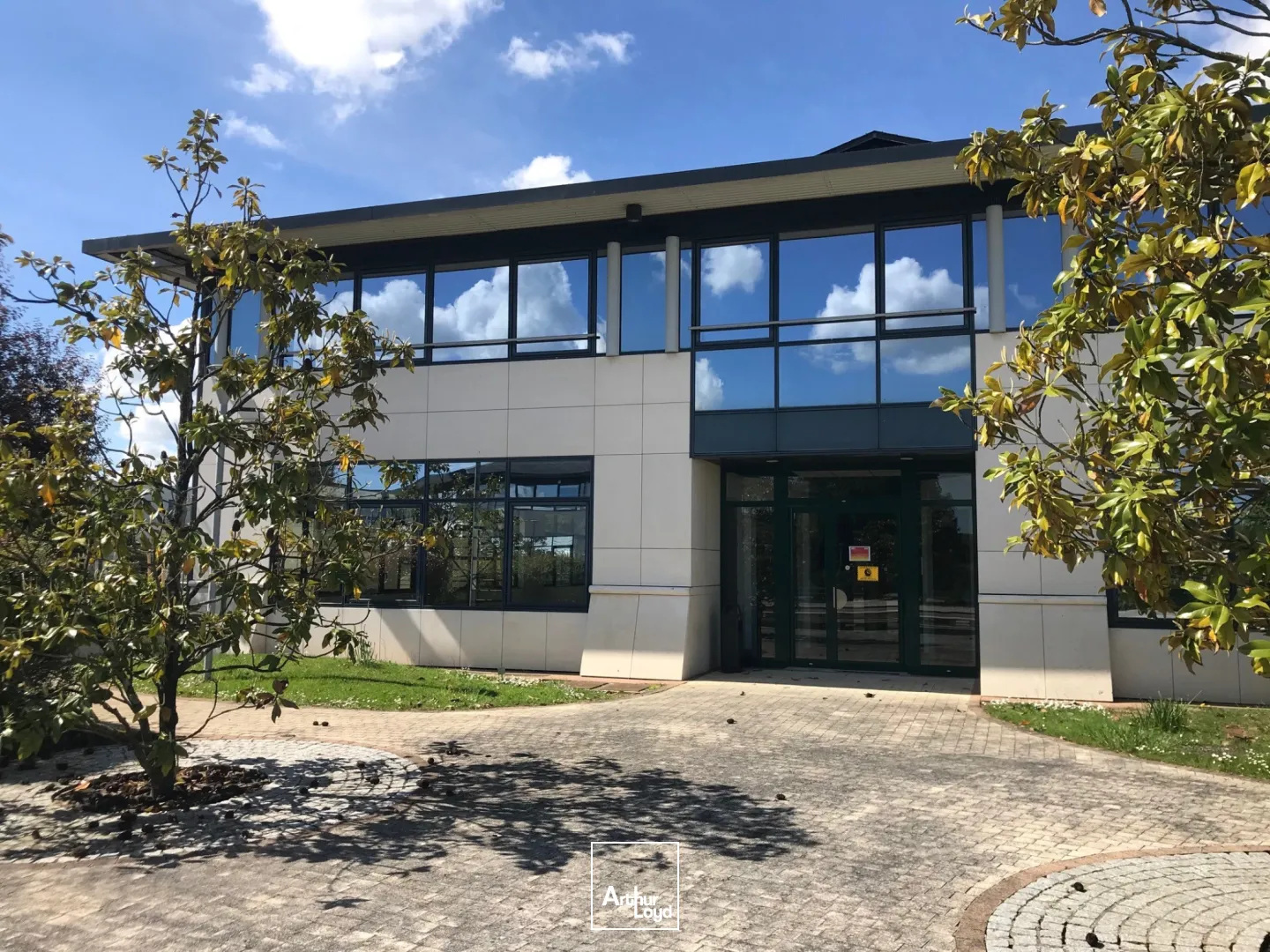 Locaux d'activité à louer à TRAPPES 78190