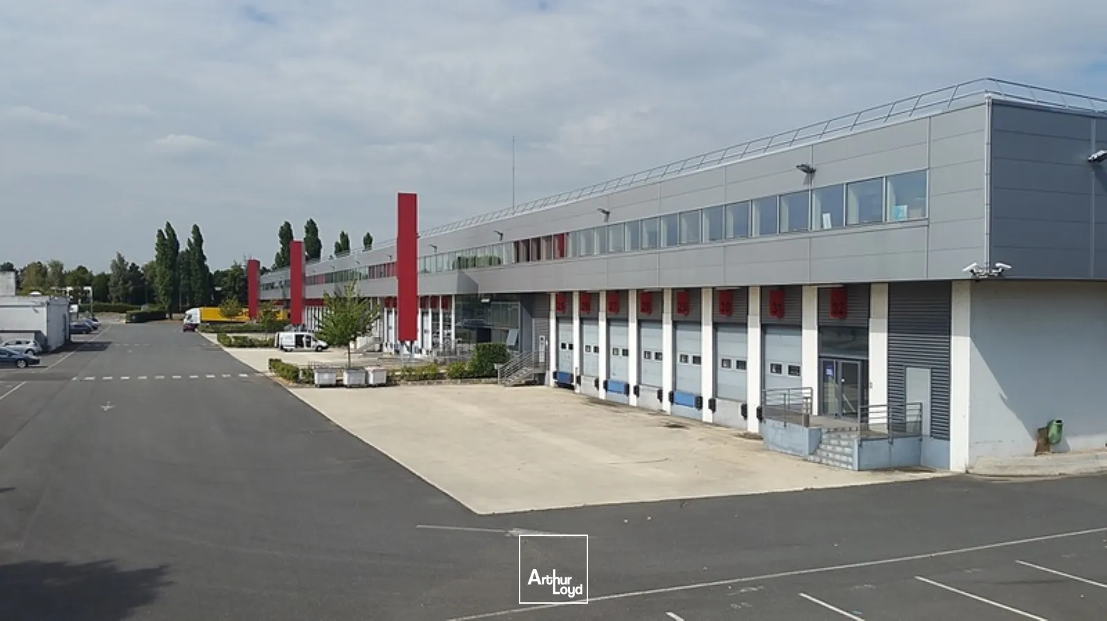 ENTREPOT TRAVERSANT RENOVE