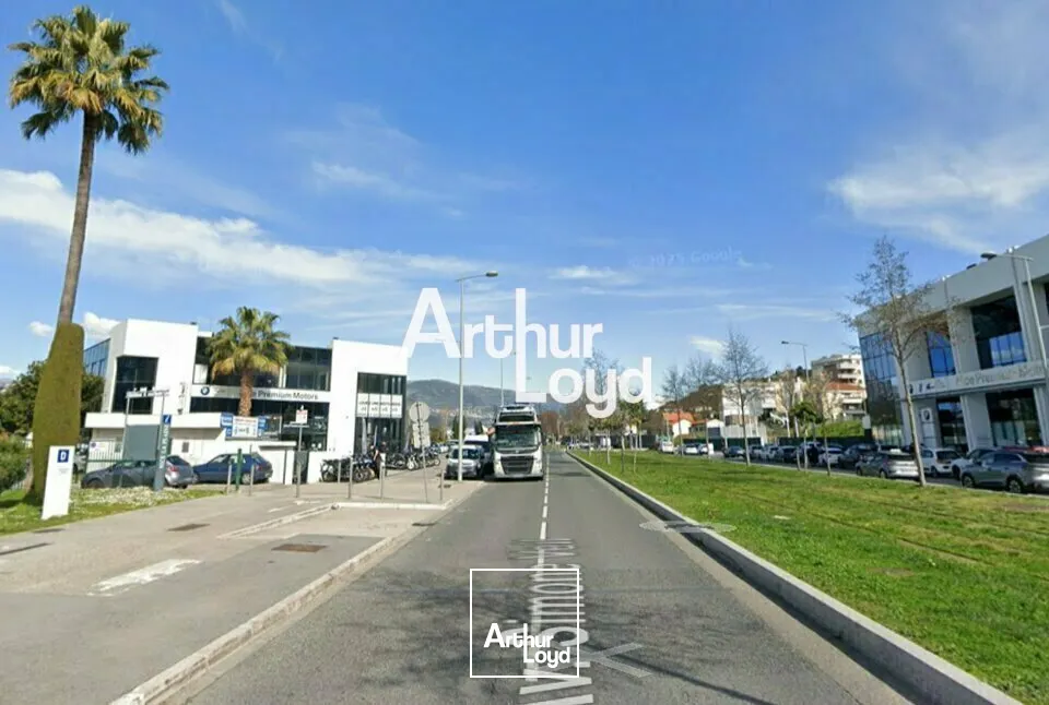 BUREAU A LOUER DE 168M²