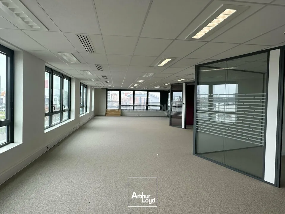BUREAUX à LOUER de 845 m²