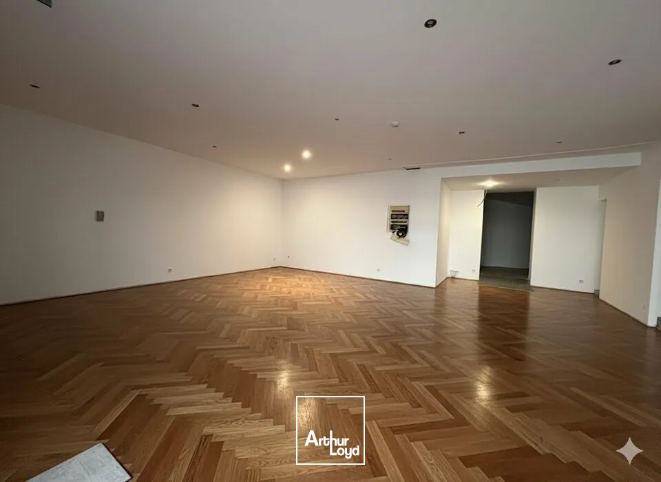 LOCAL COMMERCIAL À LOUER  160 m² - LA ROCHE SUR YON