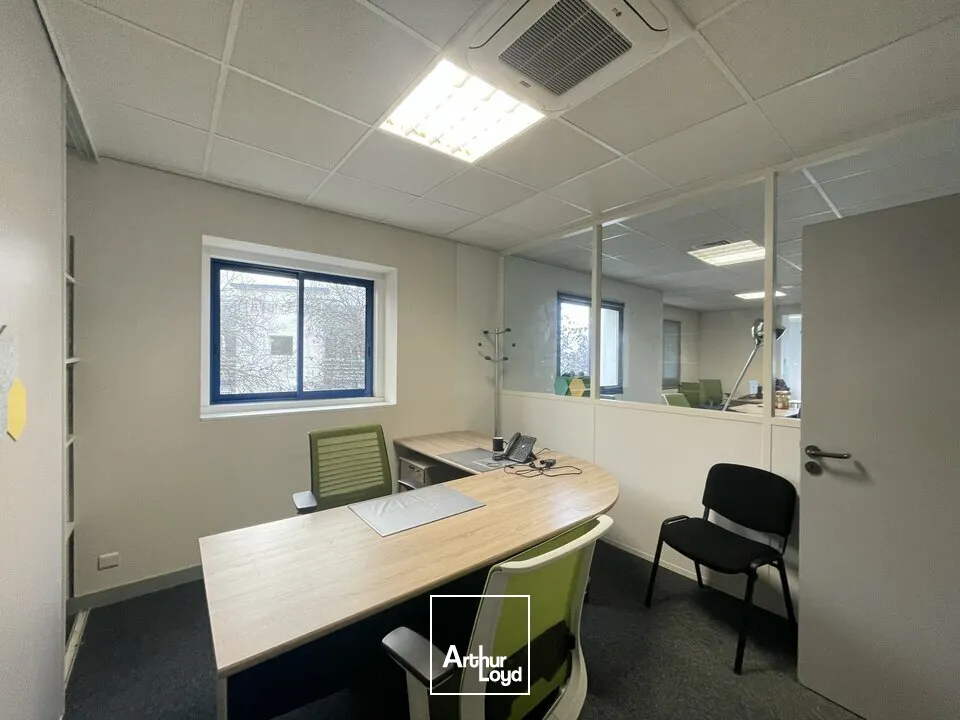 TRES BON ETAT ET LOYER ATTRACTIF A 2 MINUTES DE L'AUTOROUTE A10 - TECHNOPOLE DU FUTUROSCOPE