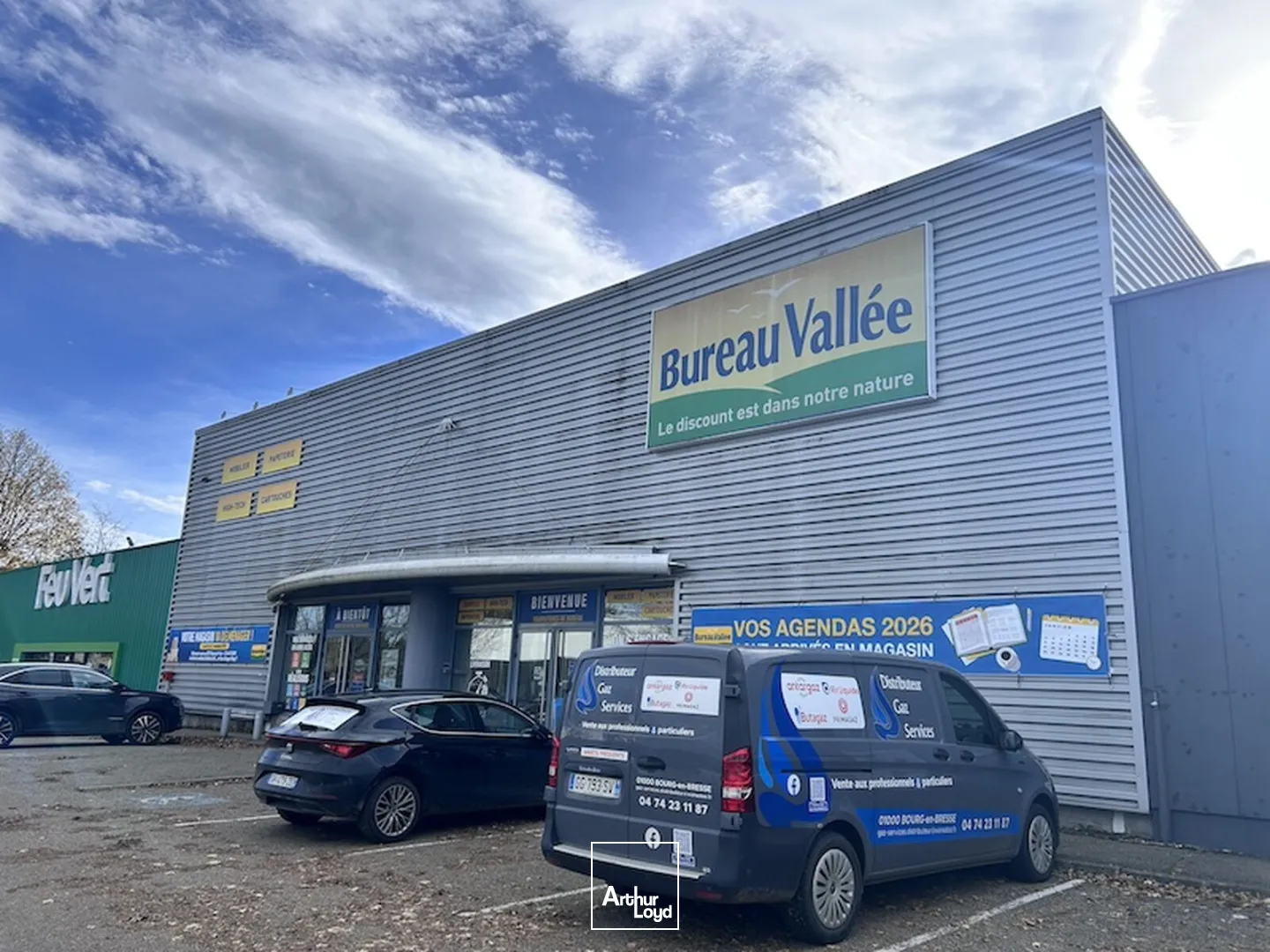 VIRIAT LA NEUVE - LOCAL COMMERCIAL - VENTE OU LOCATION