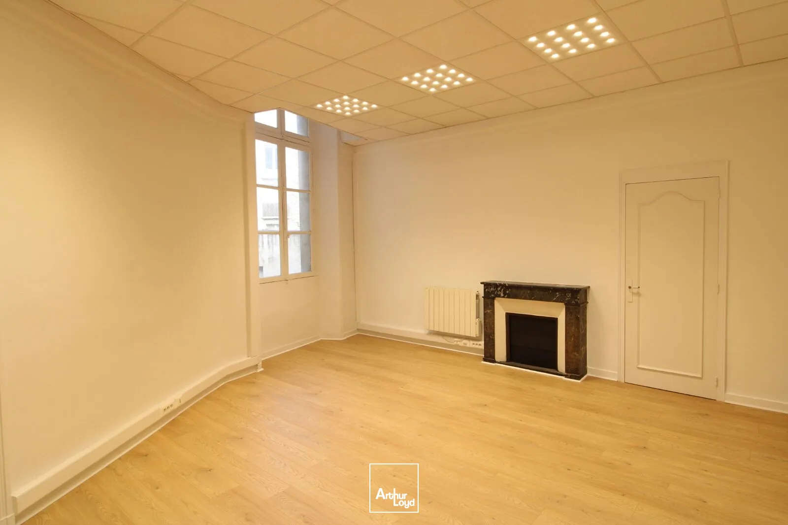 BUREAUX - EXCEPTION - A LOUER NANTES CENTRE -VILLE - CREBILLON