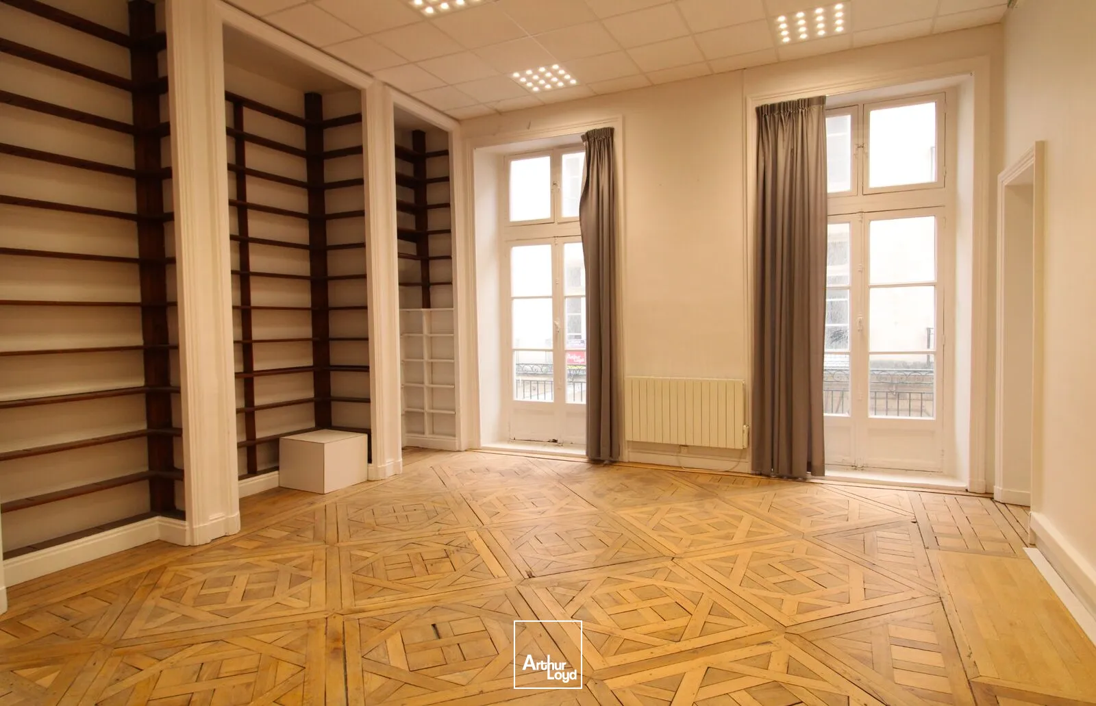 BUREAUX - EXCEPTION - A LOUER NANTES CENTRE -VILLE - CREBILLON