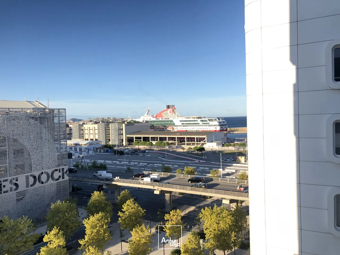 Bureaux récents à louer dans immeuble de standing - La Joliette - 13002 Marseille 