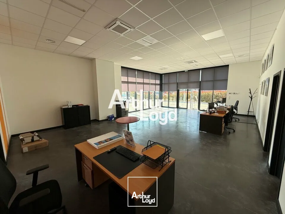 Locaux mixtes de 225 m² à louer Puget-Sur-Argens