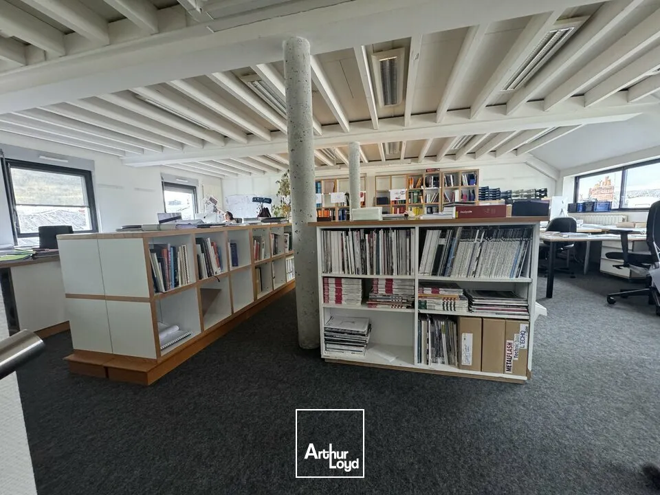 TOURS CENTRE BUREAUX A LOUER 118 M² PARKINGS