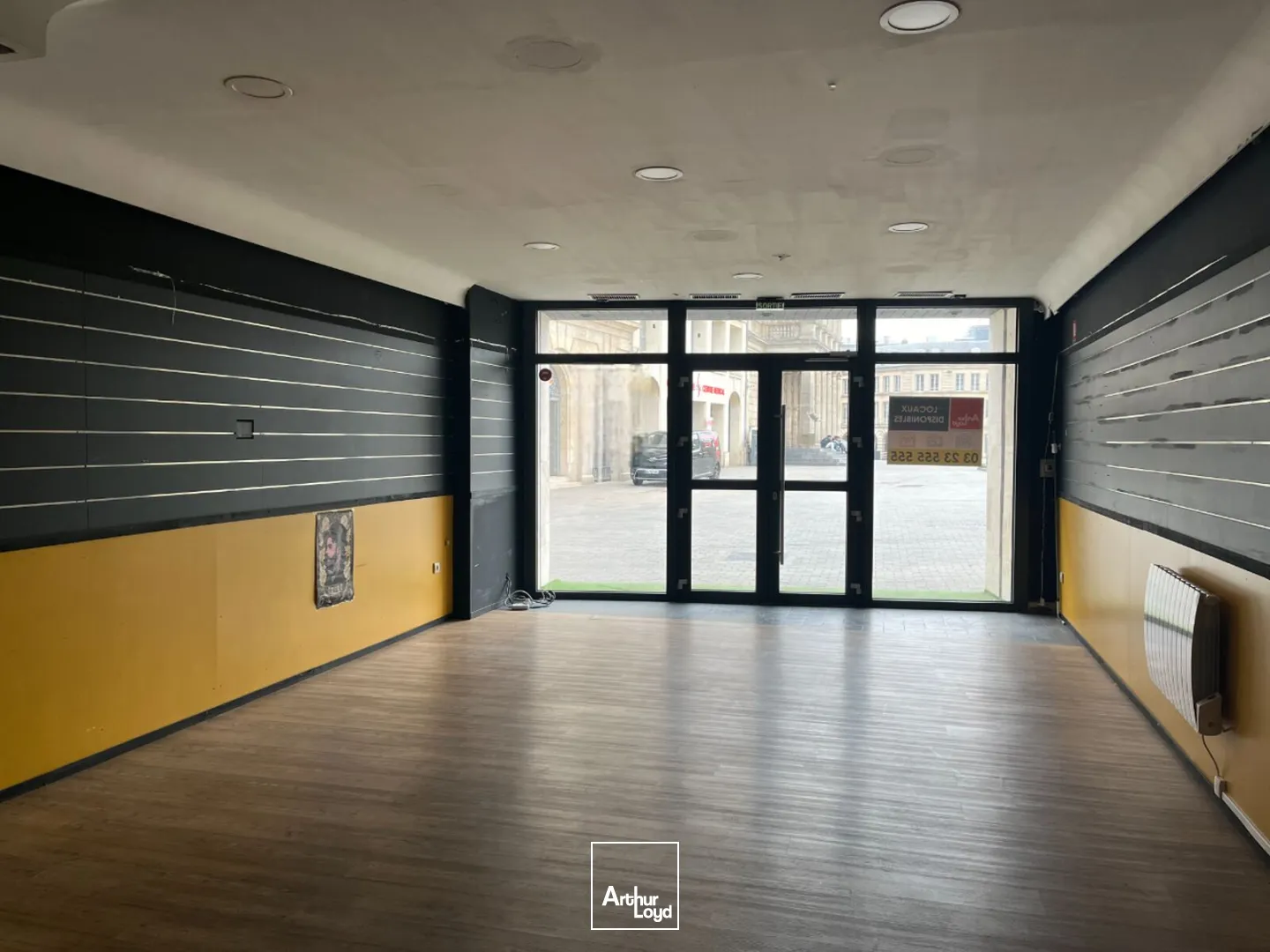 LOCAL COMMERCIAL À LOUER EN HYPER CENTRE-VILLE