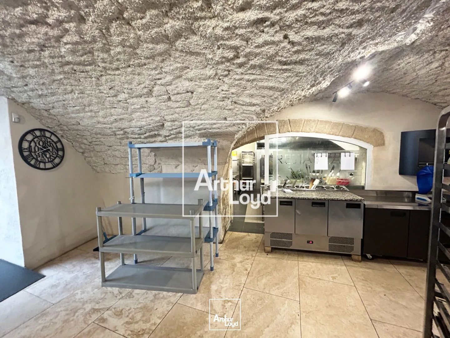 LOCAL COMMERCIAL RESTAURATION - AVEC EXTRACTION - (LOCATION / VENTE)