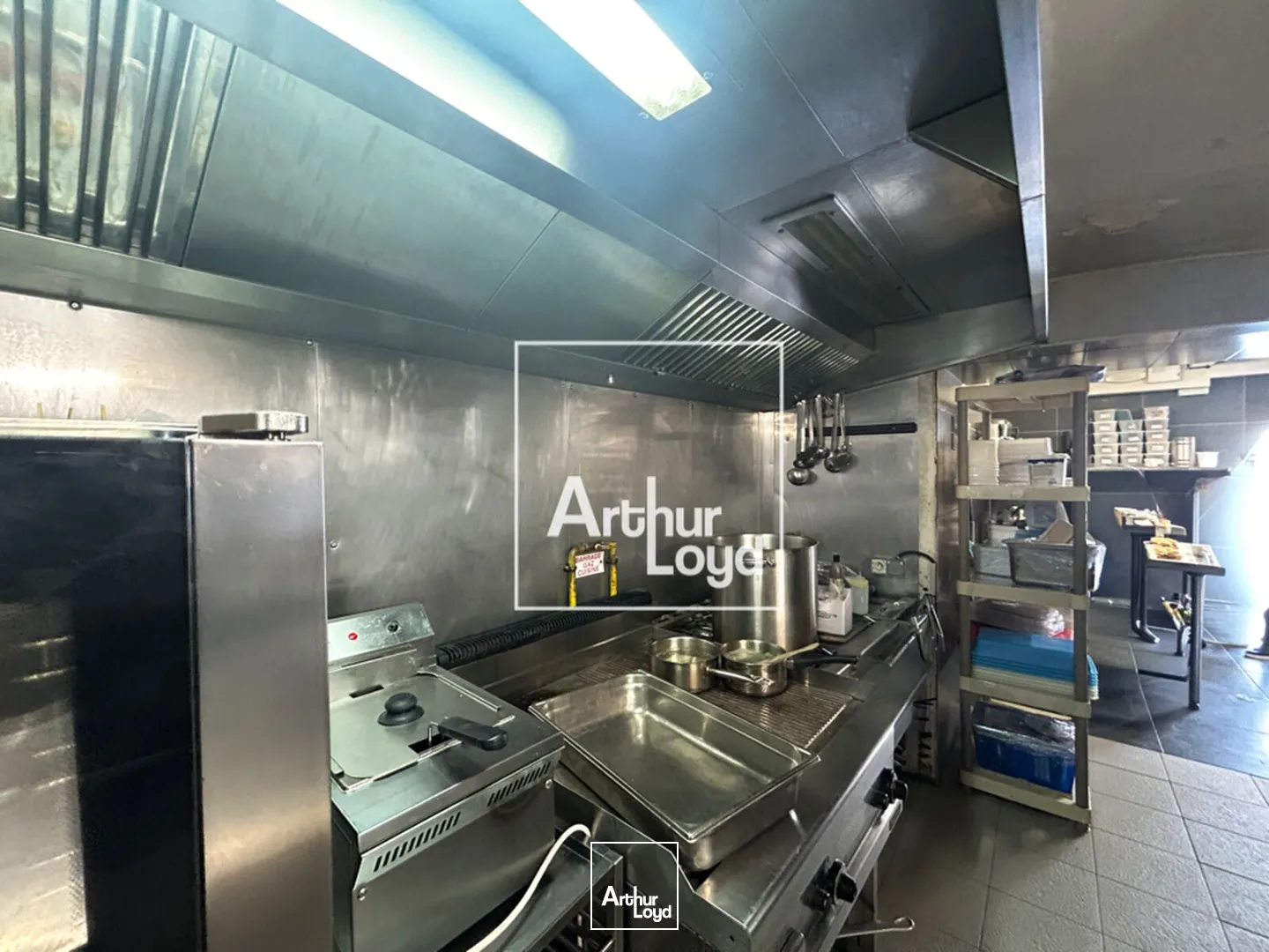 LOCAL COMMERCIAL RESTAURATION - AVEC EXTRACTION - (LOCATION / VENTE)