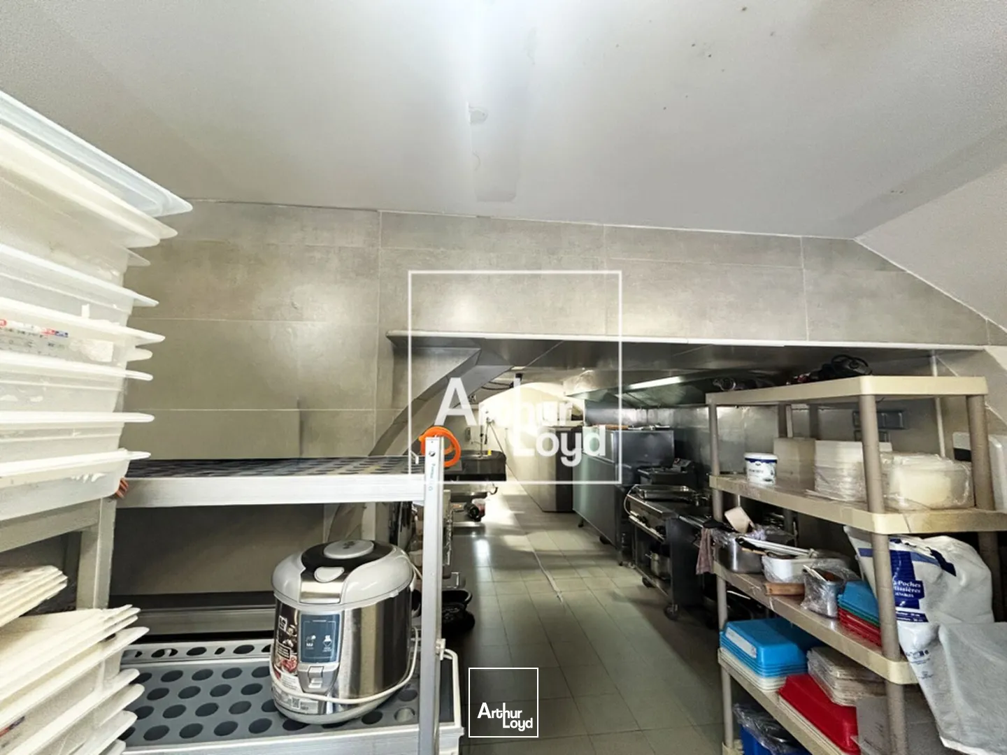 LOCAL COMMERCIAL RESTAURATION - AVEC EXTRACTION - (LOCATION / VENTE)