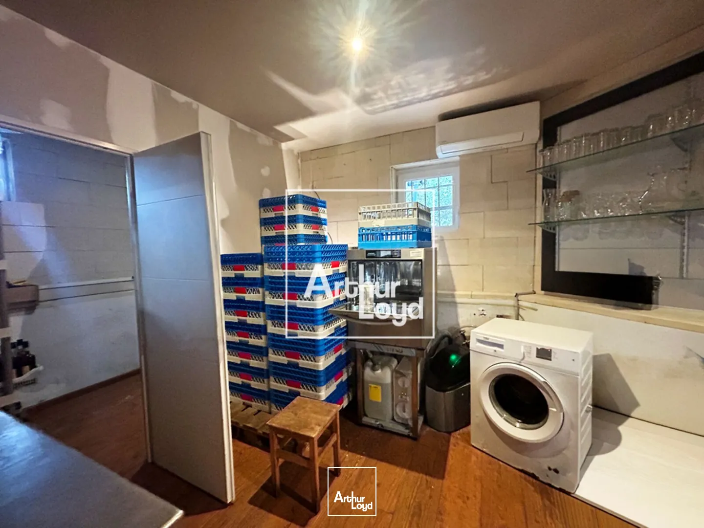 LOCAL COMMERCIAL RESTAURATION - AVEC EXTRACTION - (LOCATION / VENTE)