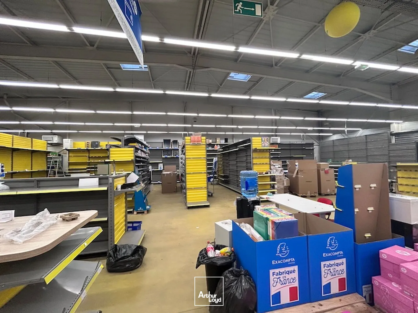 VIRIAT LA NEUVE - LOCAL COMMERCIAL - VENTE OU LOCATION