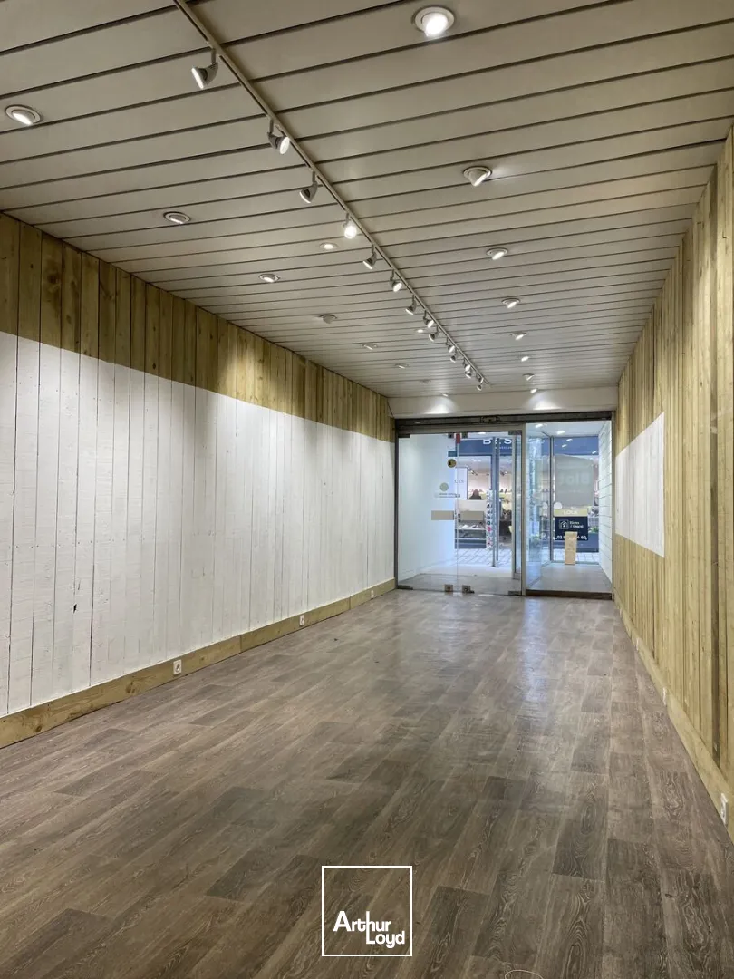 A VENDRE - LOCAL COMMERCIAL - 100 M² - AURAY