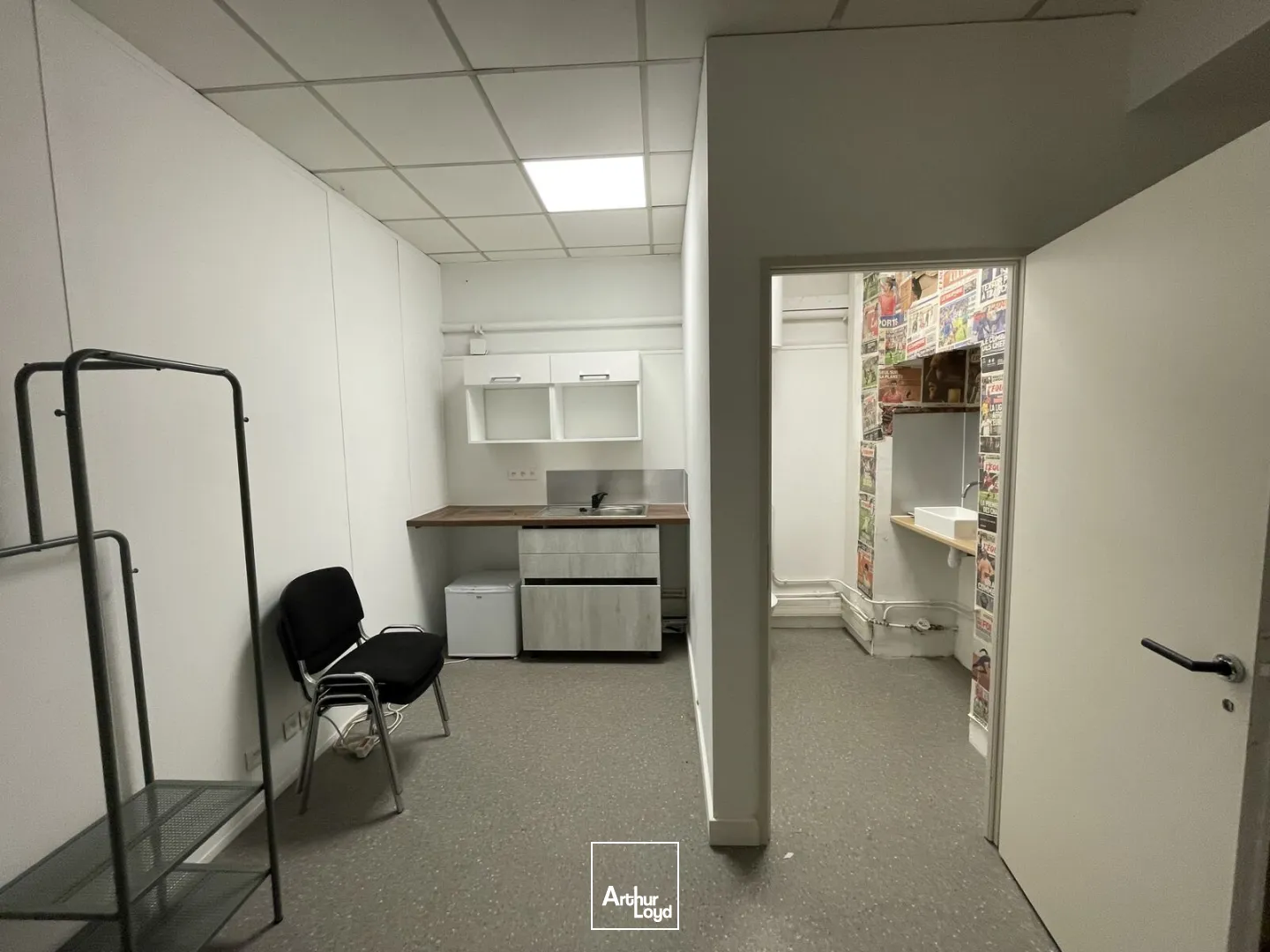 bureaux/commerce env. 67 m² à louer