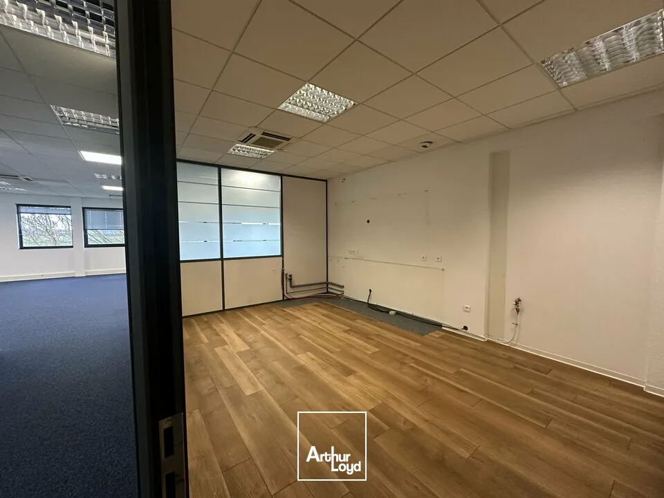 BUREAUX à LOUER de 526.6 m²