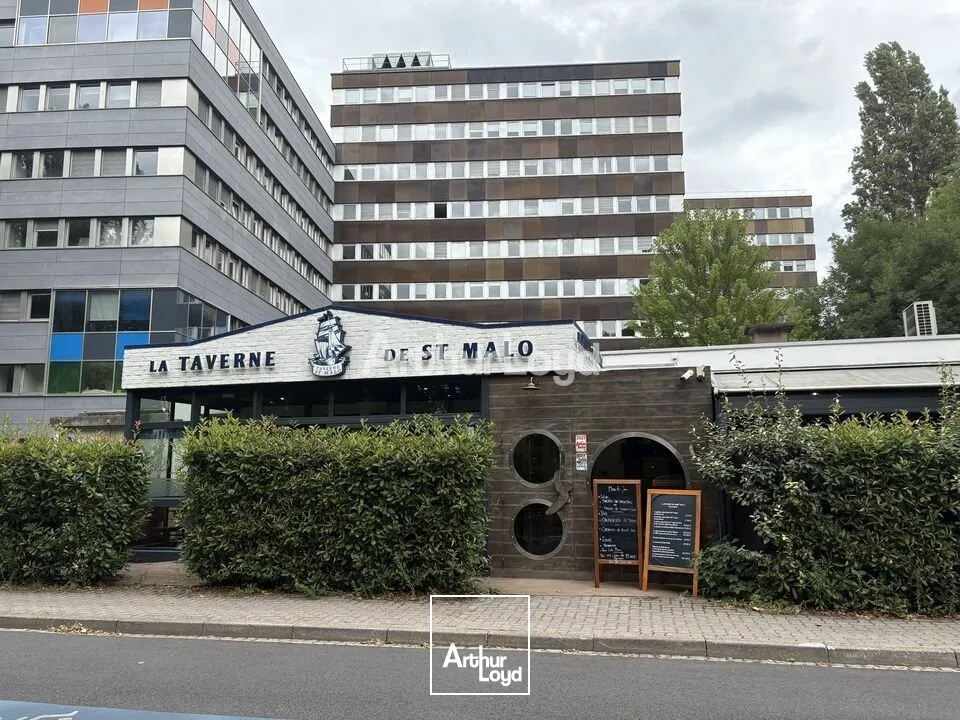 LOCAL COMMERCIAL à VENDRE de 317 m²