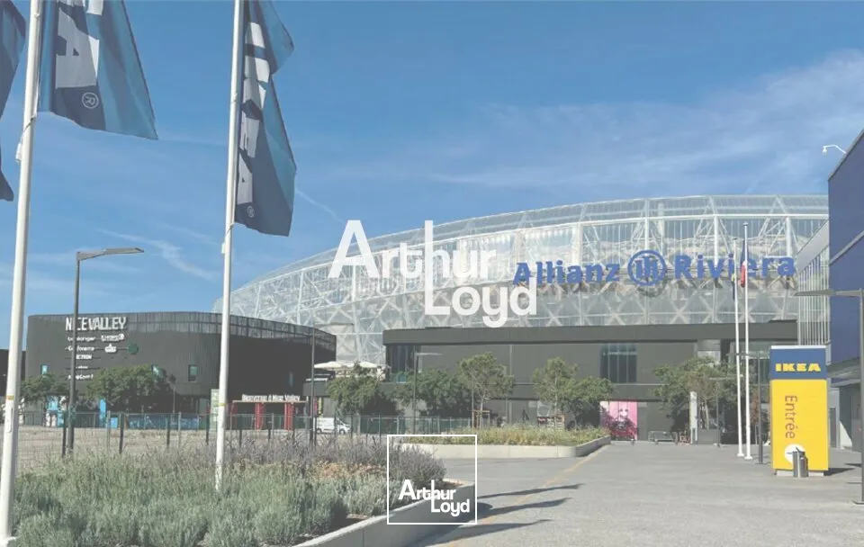A LOUER LOCAUX COMMERCIAUX 3 128 M² DIVISIBLES DES 40 M² NICE SAINT ISIDORE
