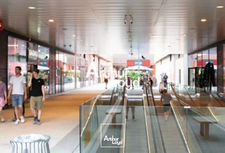 A LOUER LOCAUX COMMERCIAUX 3 128 M² DIVISIBLES DES 40 M² NICE SAINT ISIDORE